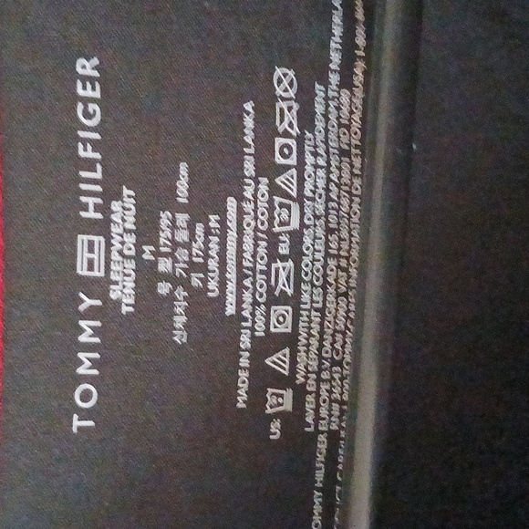 Men's Tommy hilfiger size M colors black white and red - Picture 3 of 9